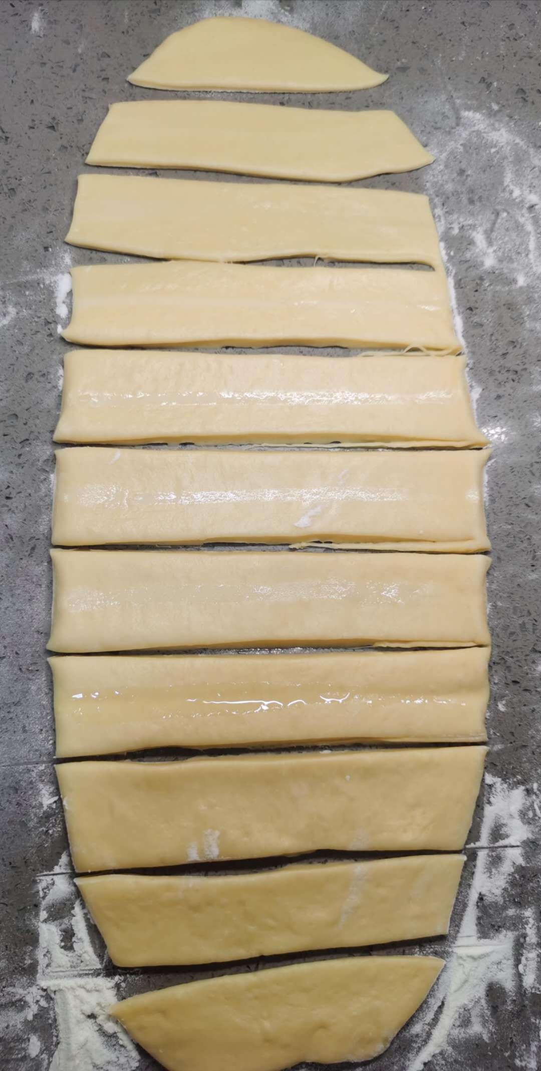  柔软|炸油条时，谨记这3个要点，油条蓬松柔软，有空心，一次就成功