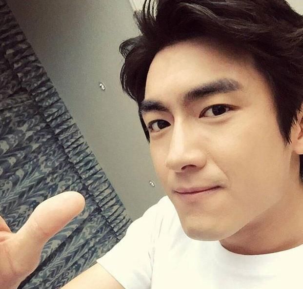  特别|林更新晒出自己的豪宅，头一次见全红木的厨房，做饭会特别香吗？