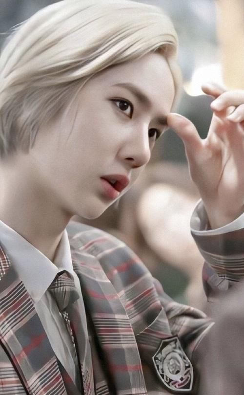  工作室|王一博生日当天开个人工作室？杜华祝福王一博，却草草应付曹承衍