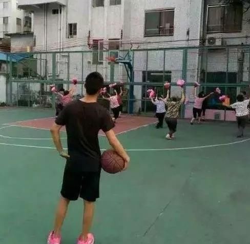 孩子|熊孩子玩捉迷藏，要不要发现他?