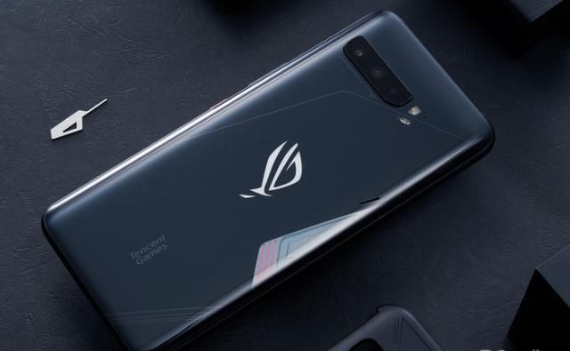  评测|ROG游戏手机3评测：首发865 Plus，看背后多数人会说三个字