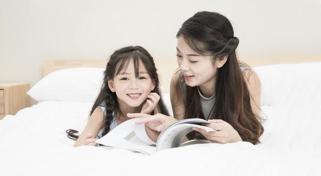 家教|地铁里姐弟俩的坐姿引关注，乘客纷纷点赞父母家教好：高级的炫富