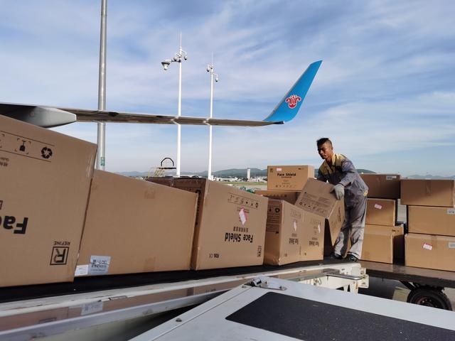  新疆|南航连续两日从广西运输5.34吨医疗物资前往新疆