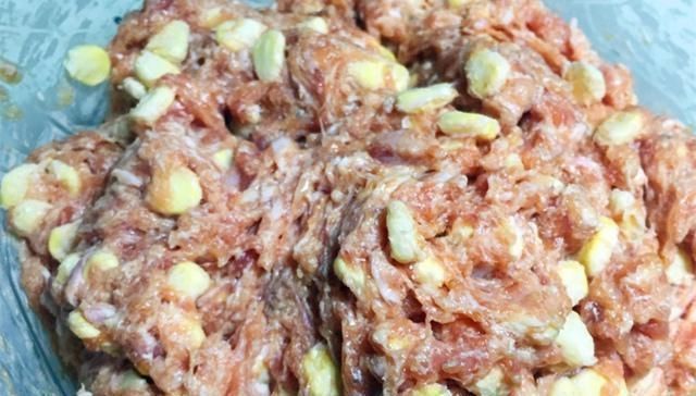  饭店|饺子好吃不在外形上，馅料是关键，这样调馅，包出饺子比饭店香