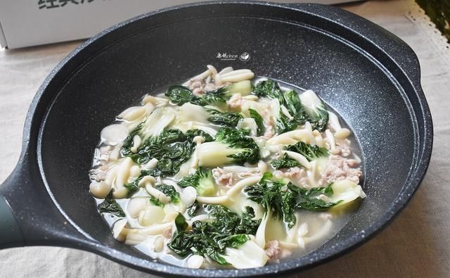 简单|入秋了，用3个食材煮这汤，做法简单鲜美又滋润，隔三差五就会做