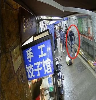 男子|男子持1米长棍殴打防疫人员 获刑八个月