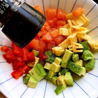  百吉福芝士|牛油果三文鱼芝士开放式三明治