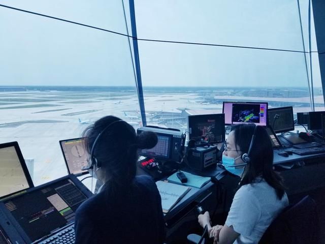 首都机场|应对强雷雨天气 华北空管局启动大面积航班备降保障程序