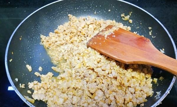 可口可乐|做可乐饼时，是用可口可乐还是百事可乐，都不对，正确的是用它