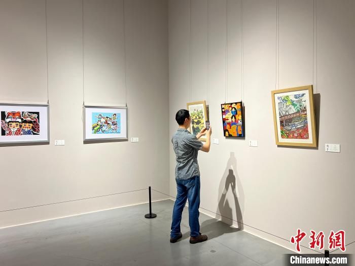 少年儿童笔绘城市发展与憧憬 600件作品亮相重庆美术馆插图