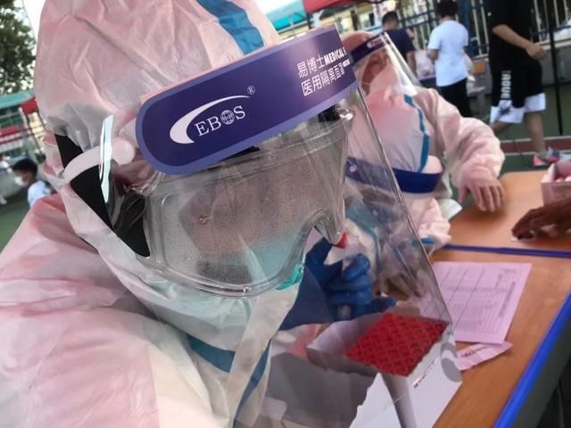  核酸检测实|大连：核酸检测，24小时“火力全开”！