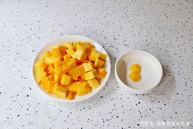 慕斯|最近这网红甜品火了,搅一搅,放入冰箱冷藏就能吃,高颜值又美味