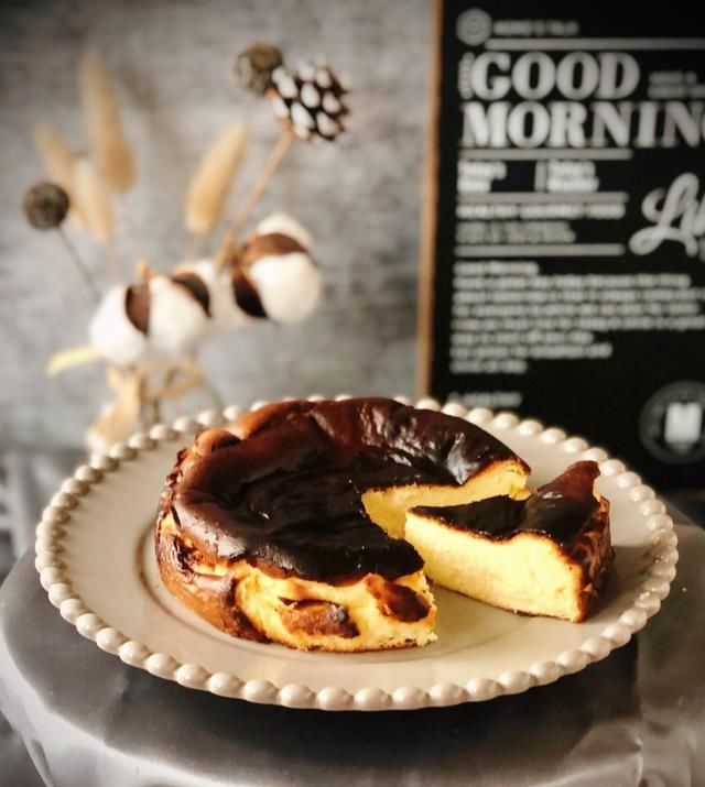  奶油奶酪|网红巴斯克芝士蛋糕，自带烟熏感的奶香芝士，做法竟然这么简单