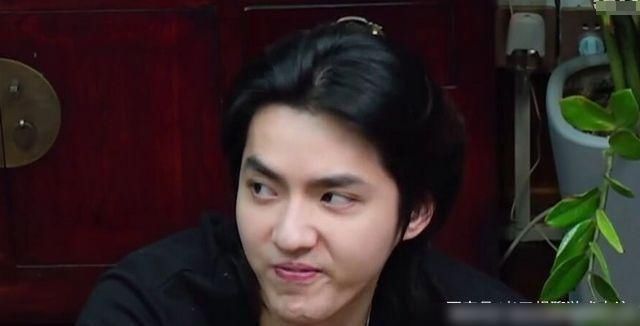  黄磊|问《向往3》黄磊问吴亦凡和张艺兴年龄差异