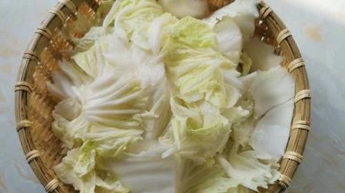  记得|白菜炖豆腐怎么做才好吃？记得多加这2样，比放肉都好吃