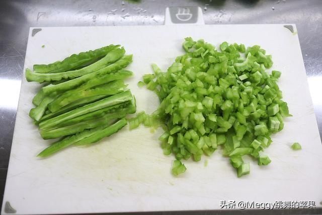  适量|三伏天吃饺子，韭菜馅不如这个菜，清口开胃促食欲，越吃越上瘾