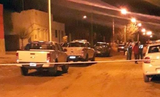  邻居家|女子从邻居家窗户旁经过时，意外看到10岁女孩悬挂着的尸体