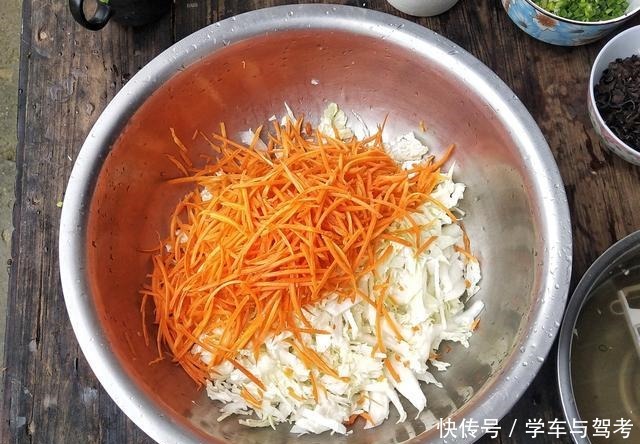 用筷子|大白菜这样吃才解馋,不炖不炒,连吃三天都不腻,出锅比吃肉香