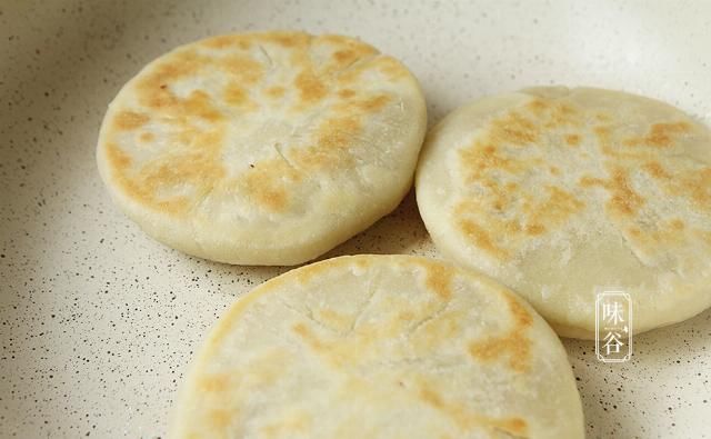  早餐|快立秋了，早餐饼这样做营养更足，皮薄馅多又美味，家人喜欢吃