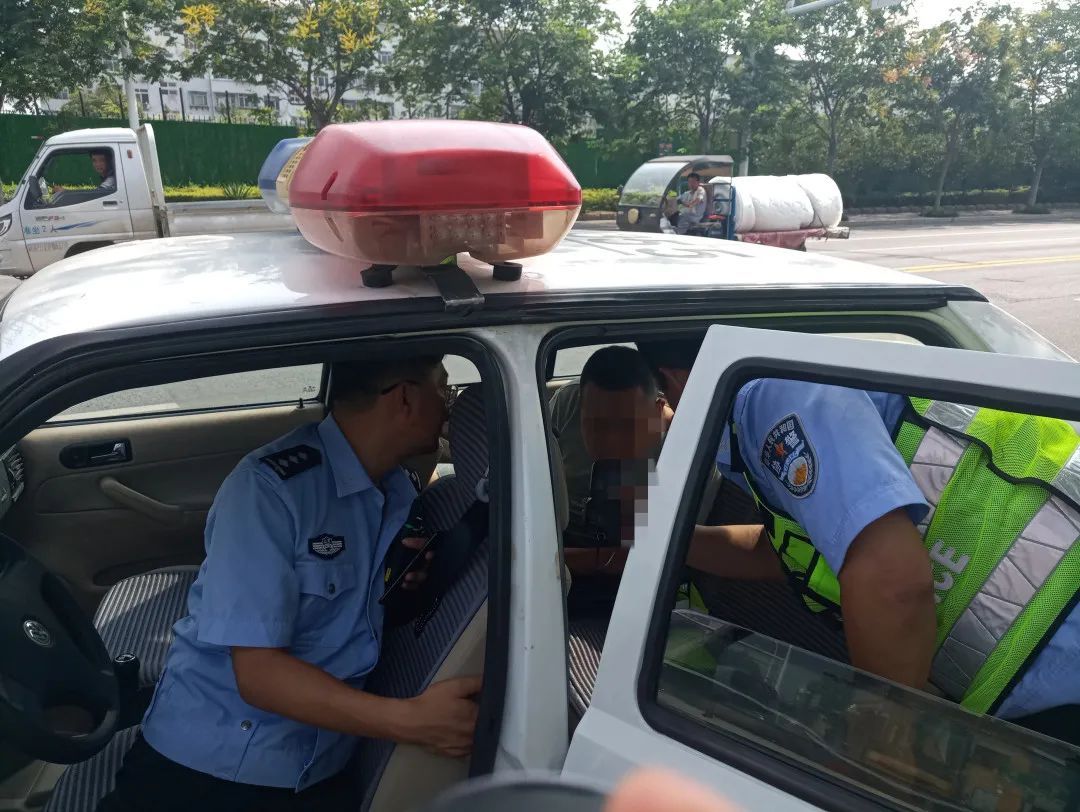  掉头|所有人：遇见交警就掉头，不是酒驾，就是心里有鬼