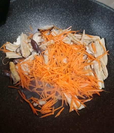  手软|最简单的补钙菜，夏天遇到绝不“手软”，实惠又好做，多吃长高个