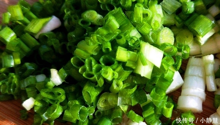 两克|调饺子馅最忌讳加此调料,很多人不清楚就放,难怪饺子馅发柴难吃