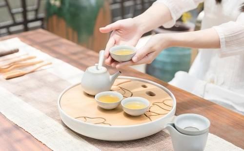  物质|常说喝茶利于健康，那么茶叶中到底是什么成分对人体好？