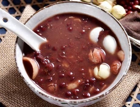  隔天|教你做红豆百合莲子汤，清甜软糯味道佳，女人隔天可吃一次