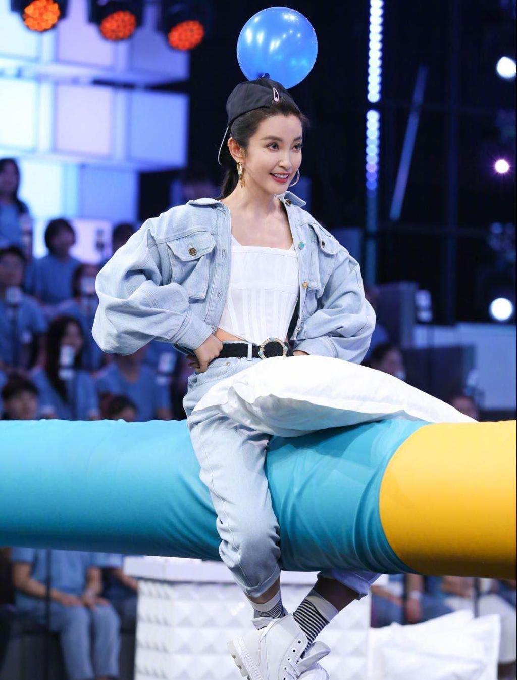  好听|《快乐大本营》李冰冰献出了第一次唱跳，赵丽颖唱歌真的巨好听了