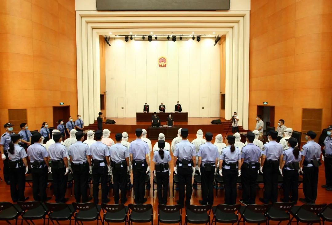  催收|热点 | “软暴力”冲上热搜！有人被判7年…