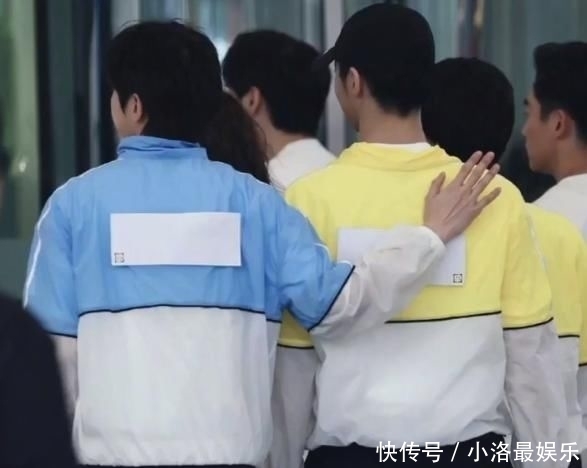 差成|22岁蔡徐坤遇上20岁陈立农,没了十级滤镜,两岁年龄差成亮点