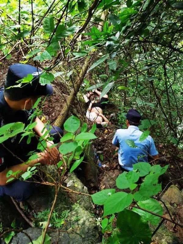 现场|醉酒上山赏月,还站在栏杆上拍照,结果……