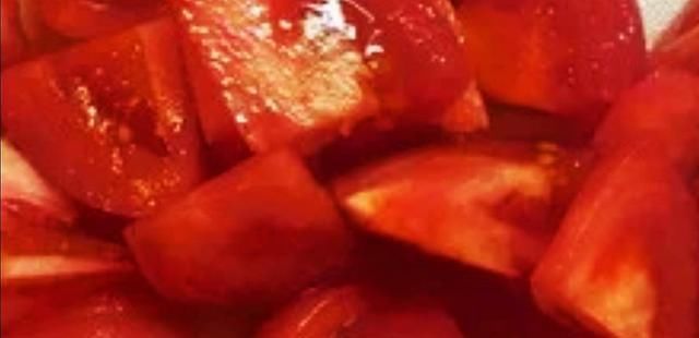 土豆|开胃又下饭的番茄土豆炖牛腩：汤汁浓郁美味、牛腩软烂鲜香入味！