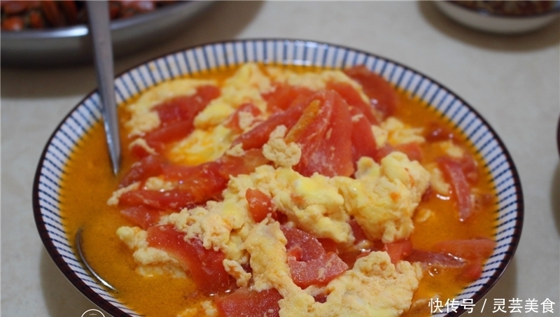 花钱|小长假约亲戚在家聚餐,我下厨做了六菜一汤,花钱不多都吃撑