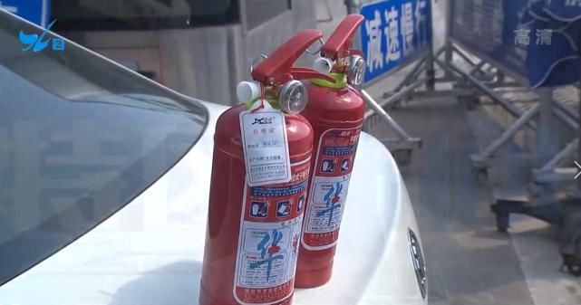  高速|情况危急！沈海高速杏林收费站一小货车突然起火！