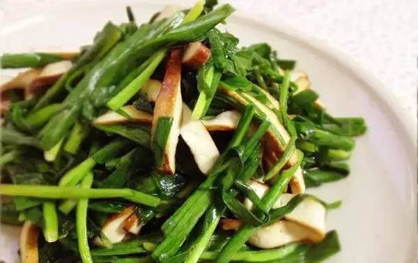  韭菜|美食精选：韭菜炒香干，大骨冬瓜汤，蚝油炒花生芽，粉丝拌蛋皮丝