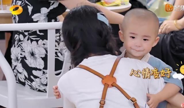 中餐厅|《中餐厅》遇小孩哭闹,赵丽颖一招制服,连当妈的都看懵了