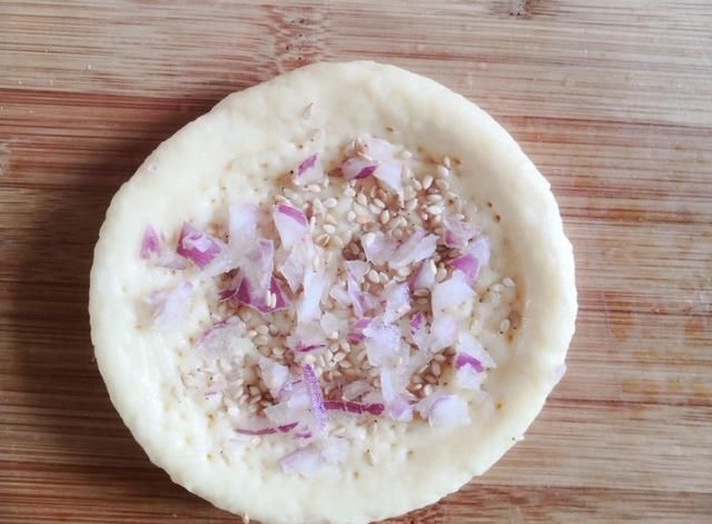 牛奶|烤箱自制小烤饼,外脆里软,香气扑鼻,比面包简单,比馒头有味