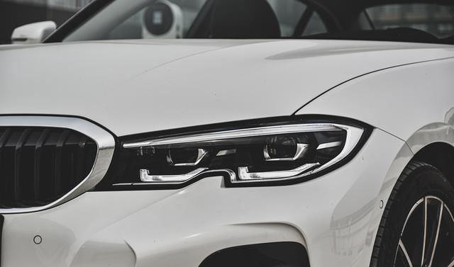  逃不出|逃不出“真香”定律！最便宜的宝马3系长轴版，开起来什么感觉？