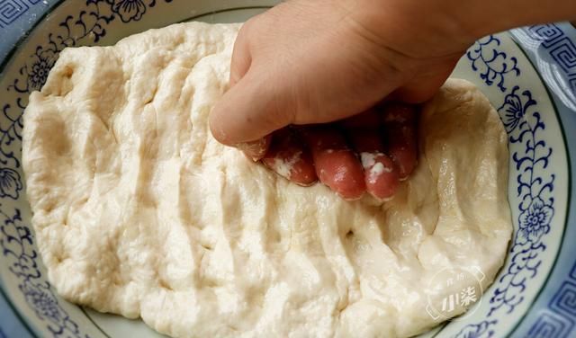 面粉|面粉别炸油条了,试试这样做,柔软香酥,保证吃一次就念念不忘