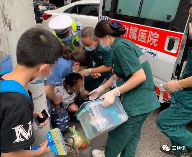  伤者|万州一女子摔倒受伤！接下来发生了这一幕……