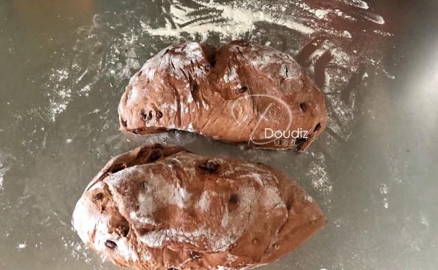 馒头|老婆买了几十斤面粉,说学做包子馒头,吃得快吐了,今天才换花样