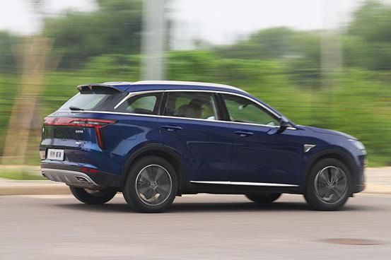  辰星|行驶品质出众，百公里油耗低至5.9L，启辰星到底值不值得入手？