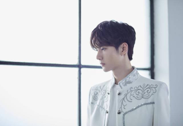  冲浪|又一综艺未播先火！吴宣仪、李汶翰加盟，仅路透就不输《夏日冲浪》