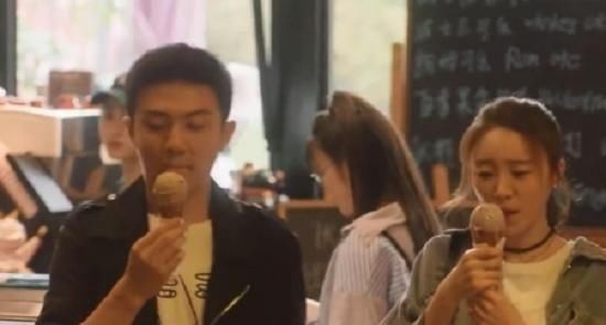  张嘉倪|“许幻山”、金晨、张嘉倪三人合照，美颜却“毁”了“许幻山”