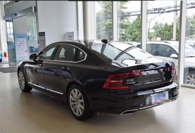  沃尔沃|沃尔沃S90来了，轴距3061mm，后排座椅电动调节，售价37.29W起