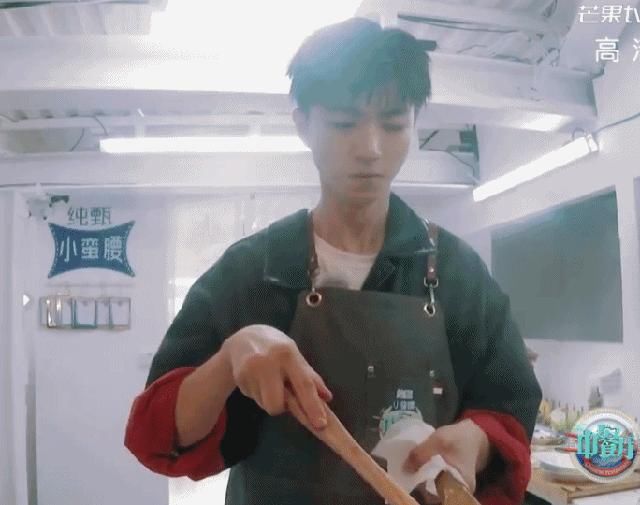  黄晓明|《中餐厅》给武汉抗洪前线送爱心餐，黄晓明做的红烧肉被赞好吃