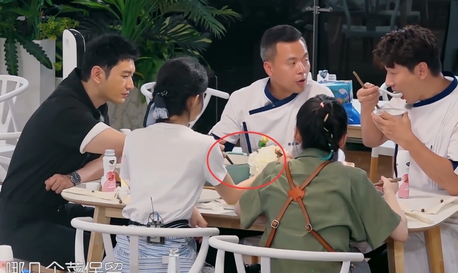  餐厅|看完赵丽颖的这些暖心小细节，你还忍心黑她吗？