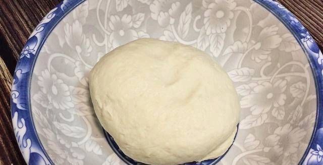  油条|如果你家里有面粉，你必须试试很容易让它变得柔软和甜美比油条还好吃