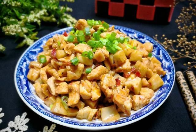  莲藕|秋天，常吃这碱性食材，和鸡肉是绝配，脆爽入味，孩子爱吃胃口好